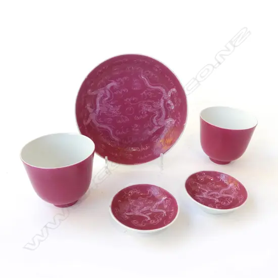 5 CHINESE PINK GLASED PCES; 2 CUPS + 3 PLATES 140mm dia