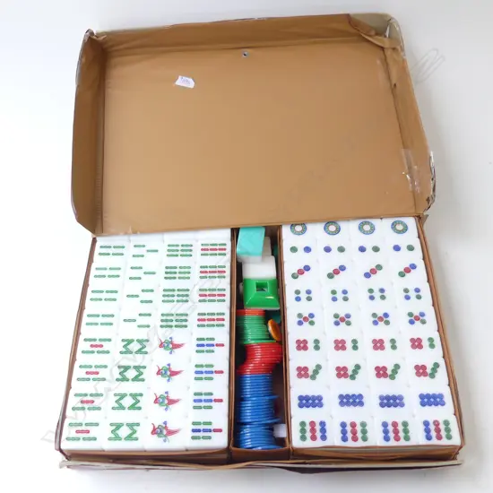 MAH JONG SET (CASE FAULTED)