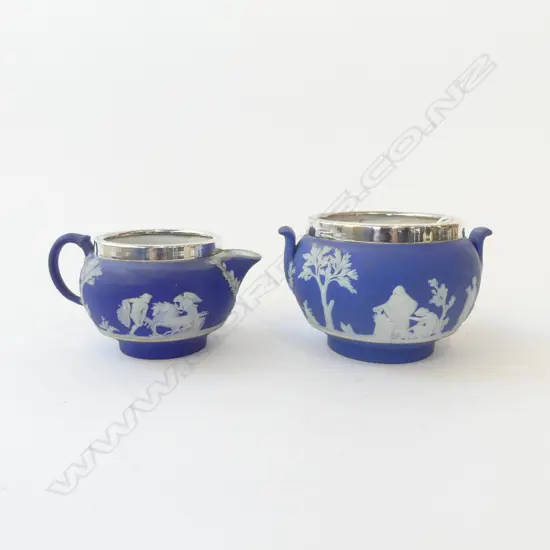 ANTIQUE WEDGWOOD JASPERWARE DARK BLUE MILK JUG & SUGAR BOWL, L.130MM