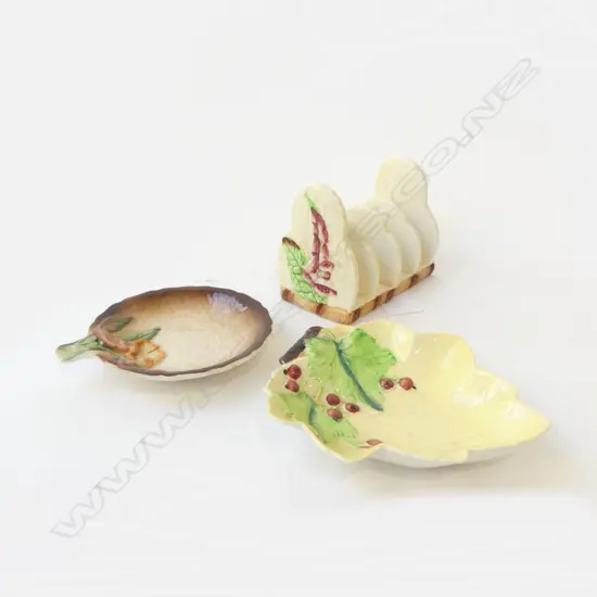 CARLTON WARE FOXGLOVE TOAST RACK & TWO CARLTON WARE DISHES, L.105M