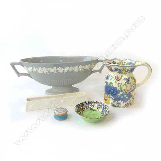 5 PCES CERAMICS; MASONS REGENCY JUG H.155mm, WEDGWOOD VASE W.395mm (DULL) + 3 OTHER