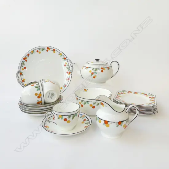 21 PCE ROYAL DOULTON TEASET; (5 TRIOS + SAUCER & SIDE PLATE, MILK, SUGAR, TEAPOT, PLATE 