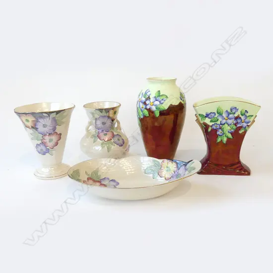 5 PCES MALING; 4 VASES H.215mm (1 w. HAIRLINE), OVAL BOWL W.270m