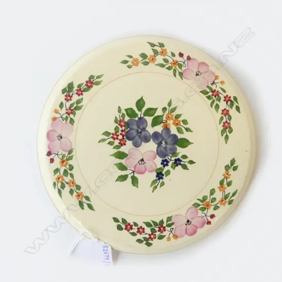 ADAMS ROYAL IVORY HAND PAINTED ‘TITIAN WARE’ TRIVET, D.175MM