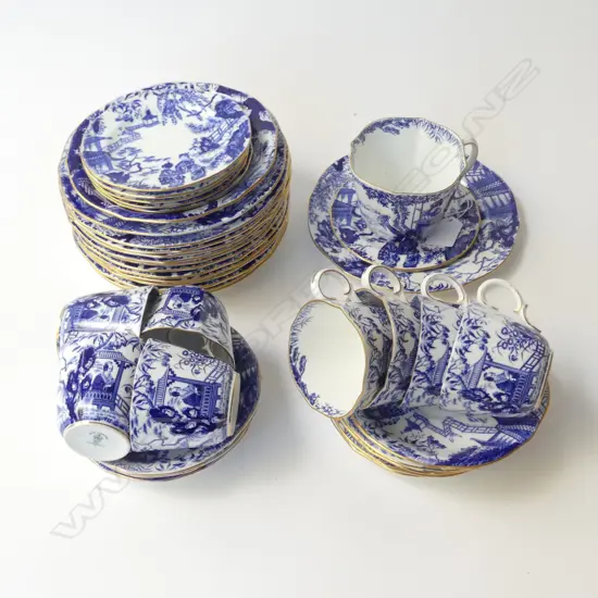 LG ROYAL CROWN DERBY B/W TEA SET