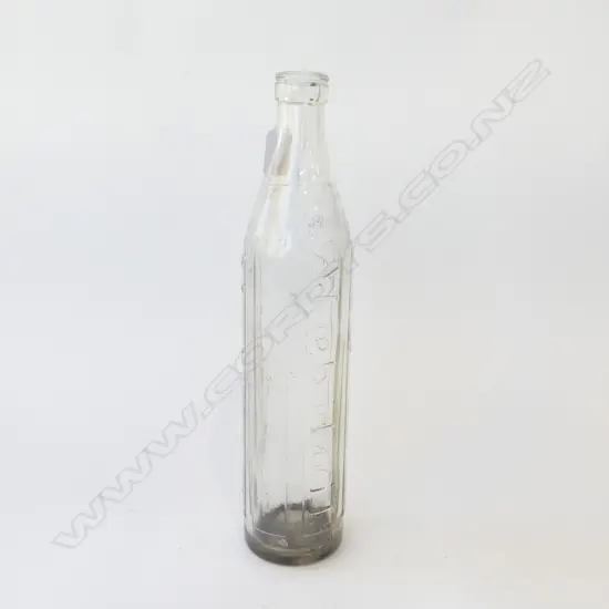 VINTAGE MOBIL OIL BOTTLE ONE IMPERIAL QUART, H.365MM