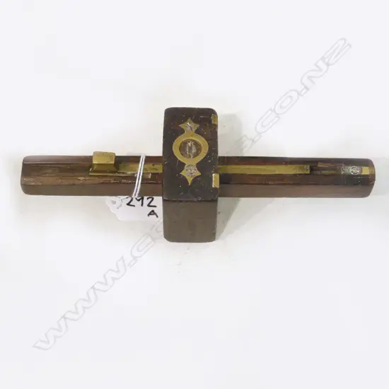 ANTIQUE MARKING GAUGE FOR WOODWORK OR METAL WORK A. GREEN R. BRUCE SHEFFIELD L. 20CM