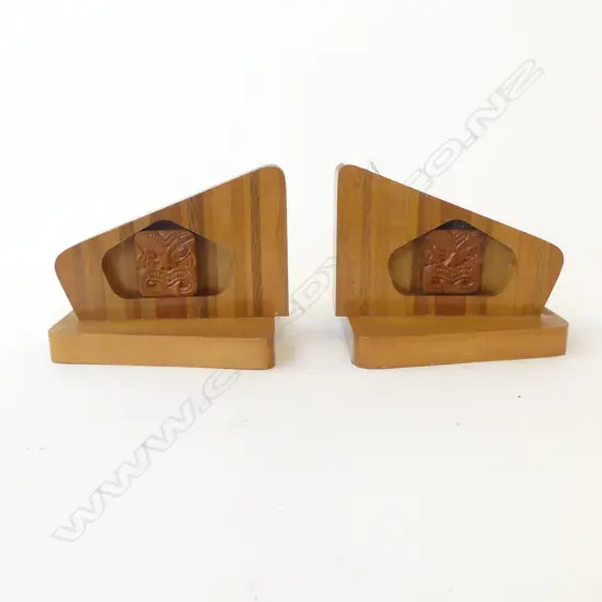 PR KIWIANA SOVEREIGN WOOD BOOKENDS