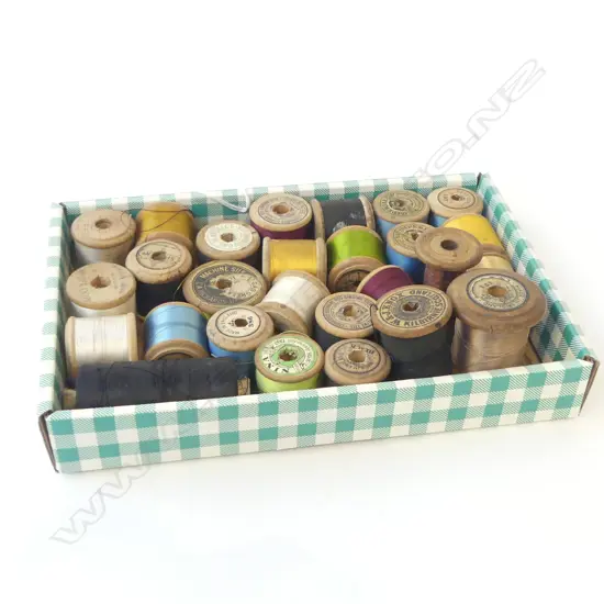 27 VINTAGE SILK THREAD REELS ASST. COLOURS ‘ELEPHANT’ ETC ENGLAND & SCOTLAND  