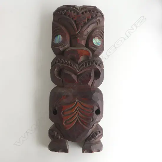 MID/LATE 20thC MAORI CARVED SMALL AMO BOARD W STYLISED FIGURE.H.375mm