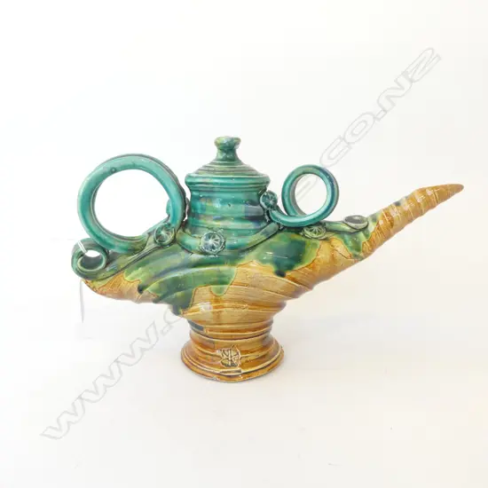 NZ POTTERY TEAPOT