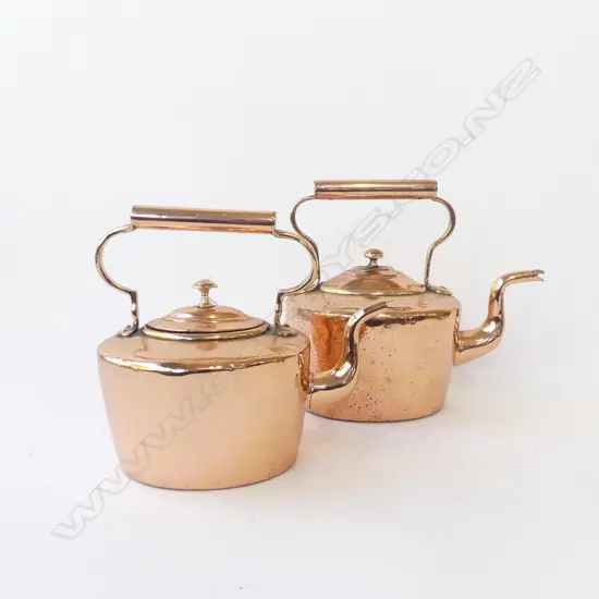 2 ANTIQUE COPPER KETTLES H.210mm