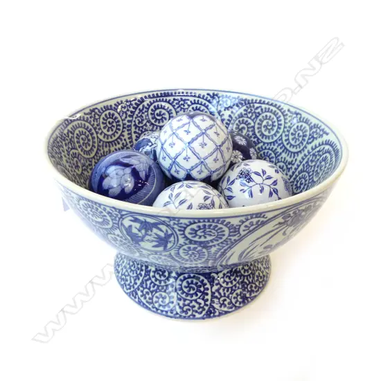 LG ORIENTAL B/W FOOTED BOWL W.310mm dia + 6 DECORATIVE B/W BALLS