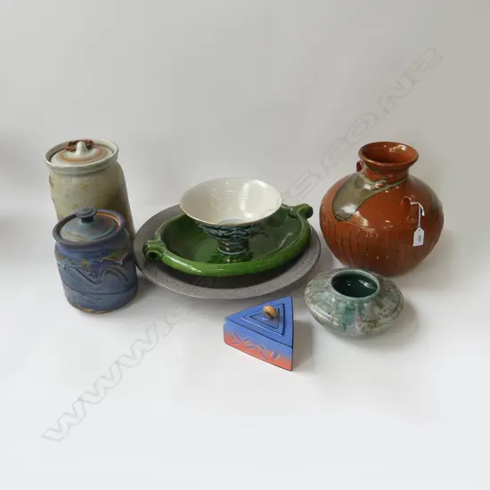 8 PCES ASST. POTTERY