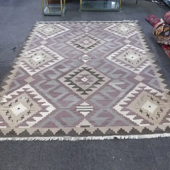 LG KELIM RUG 2130x2600mm