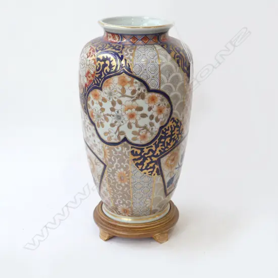 LG SATSUMA VASE ON STAND H.390mm