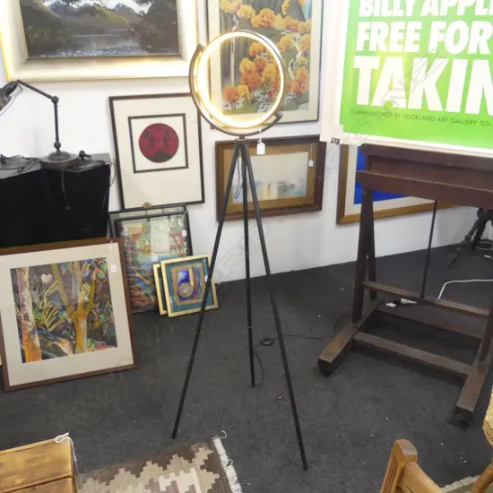 TRIPOD HALO LAMP H.1500mm