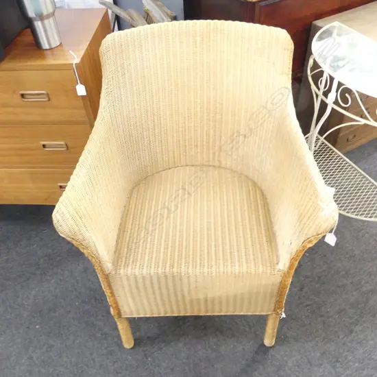 LUSTY LLOYD LOOM CHAIR