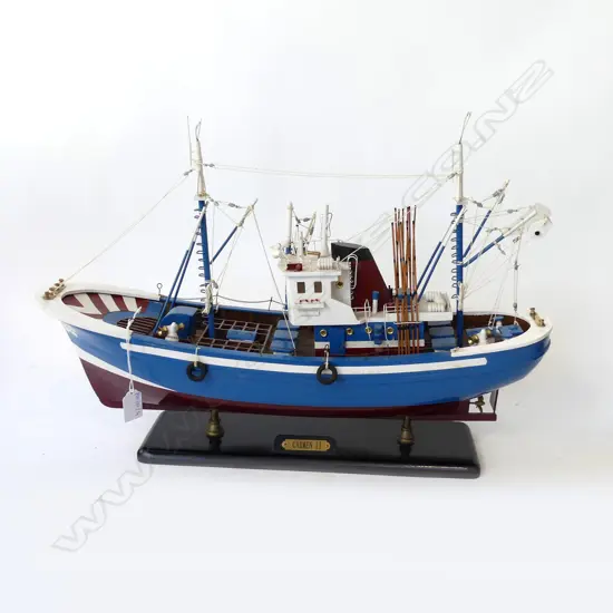 WOODEN MODEL BOAT 'CARMEN II' L.600mm