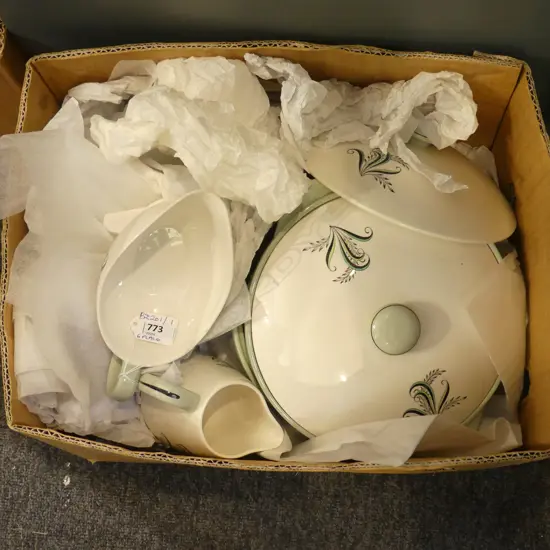 COPELAND SPODE 'OLYMPUS' 6 PLACE DINNER SET