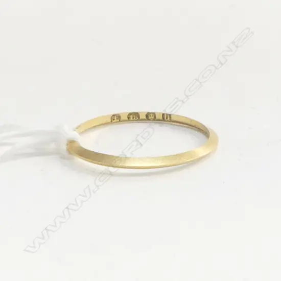 18CT GOLD RING, HALLMARKED LONDON 1915 SIZE K   0.6GRAMS