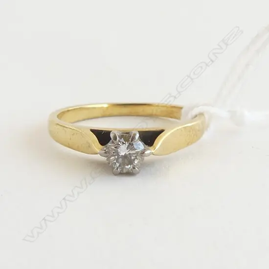 18ct DIAMOND SOLITAIRE DIAMOND RING approx 0.25ct. 2.53gms  SIZE J