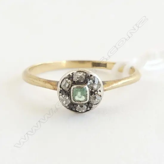 ANTIQUE 18ct EMERALD & 6 OLD MINE CUT DIAMOND RING 1.67gms  SIZE P