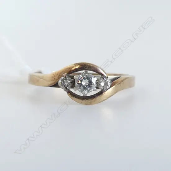 9ct GOLD 3 STONE DIAMOND RING cross-over style 1.73gms   SIZE K