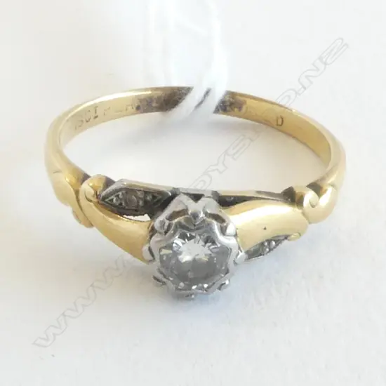 18CT GOLD SOLITAIRE DIAMOND RING 2.56gms  SIZE N