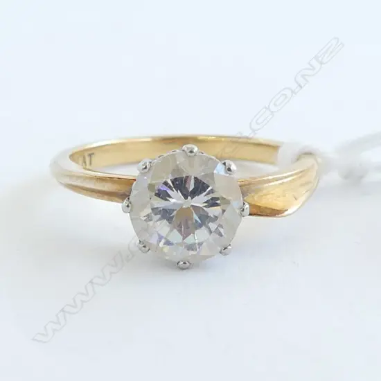 18ct & PLATINUM RING w. CLEAR STONE 3.4gms  SIZE M