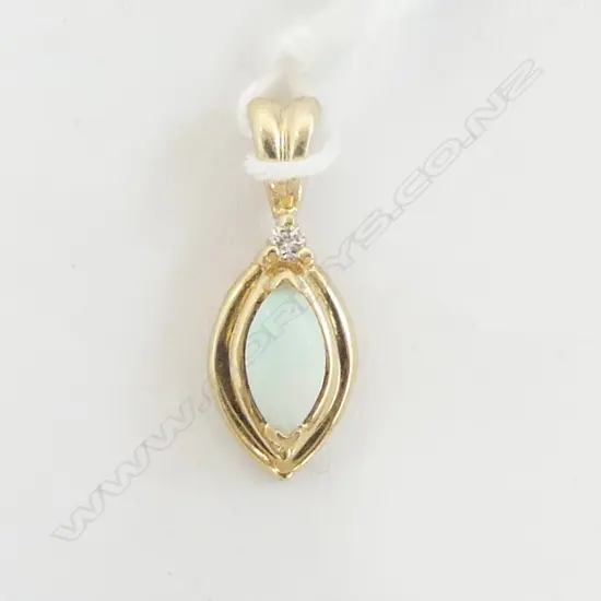 14CT OPAL & DIAMOND PENDANT 1.5gms