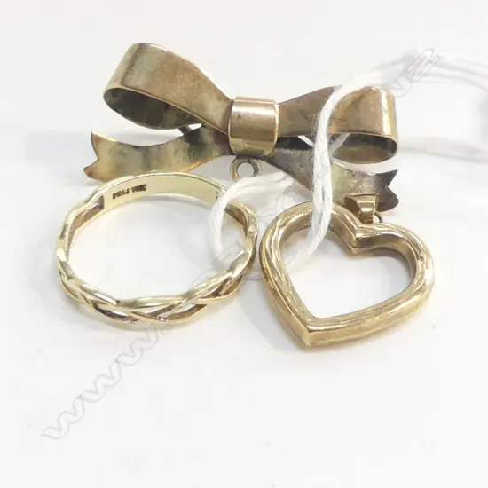 3 PC 9 & 10ct BAND, HEART PENDANT & BROOCH, 4.2gms