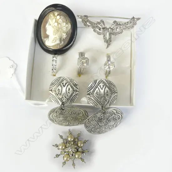 ASST COSTUME JEWELLRY 3X SILVER CZ DRESS RINGS & MARQUSITE BROOCH ETC
