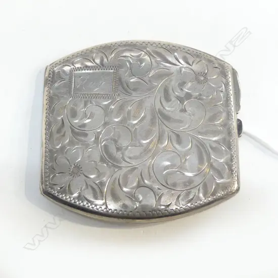 BOXED S/SILVER LADYS COMPACT 69G