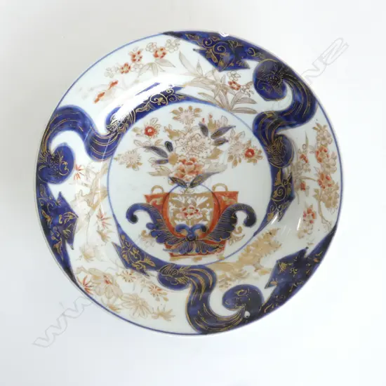 ANTIQUE IMARI PLATE 220mm dia