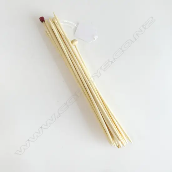 COLLECTION OF 20 VINTAGE BONE KNITTING NEDDLES LONGEST240MM