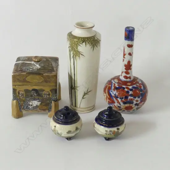 5 JAPANESE SATSUMA PCES; 3 LIDDED CONTAINERS (PR +1), 2 VASES H.160mm