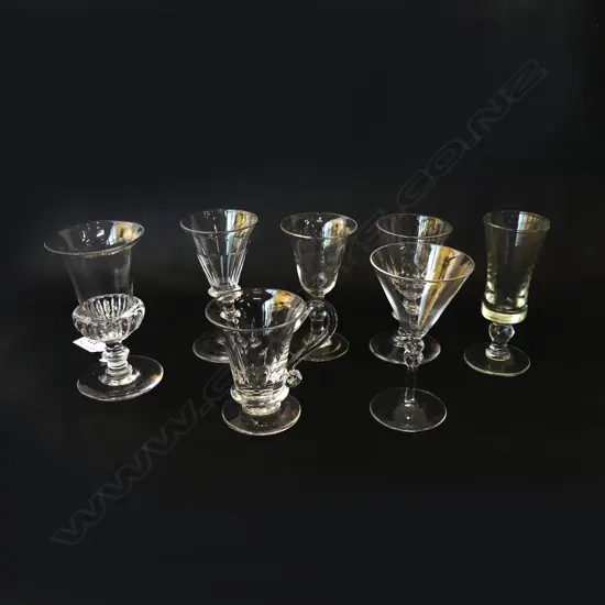 COLLECTION 7 VICT GLASS WINE GLASSES
