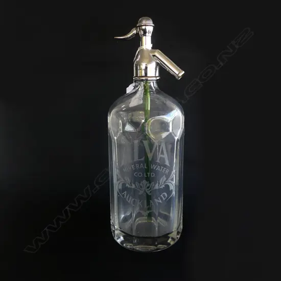 OLD 'ALVA MINERAL WATER COMPANY AUCKLAND 'SODA SYPHON, H.330mm, WITH BOXED SPARE TOP & HOLDER