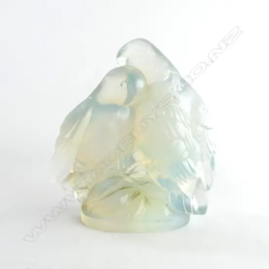 JOBLING OPALIQUE OPALESCENT GLASS LOVE BIRDS H.105mm