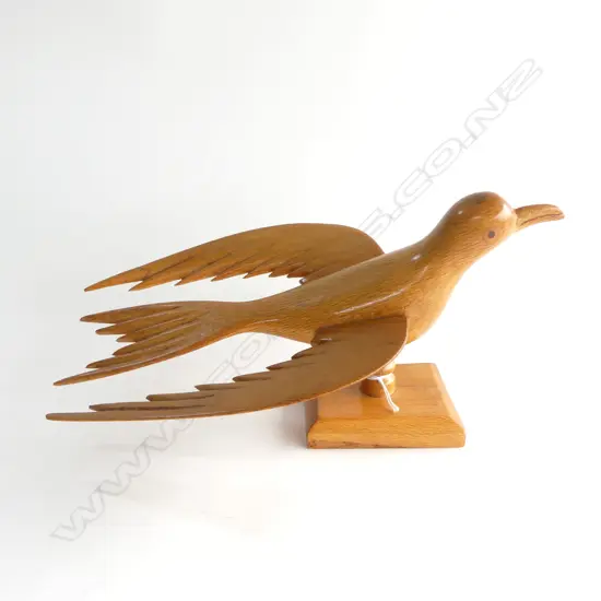 PITCAIRN ISLAND? VINTAGE CARVED WOOD FLYING BIRD L.330mm possibly rewarewa 