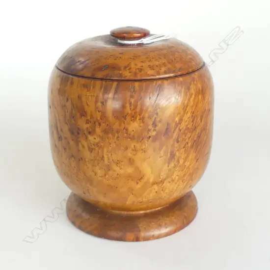 TURNED LIDDED MOTTLED TOTARA TEA CADDY/BOX H140MM