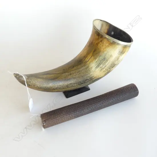 19thC FIJIAN CARVED WOODEN BATON SHAPED OBJECT L.265mm + HORN VASE W.330mm