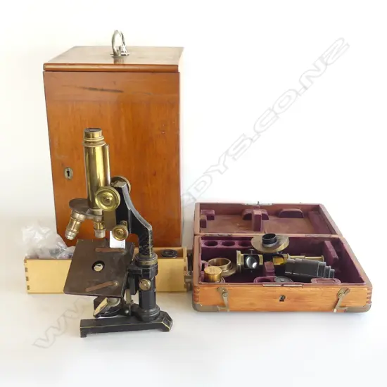 ANTIQUE MONOCULAR COMPOUND MICROSCOPE by E. LEITZ WETZLAR IN MAHOGANY CASE + BOX OF ASST. PARTS