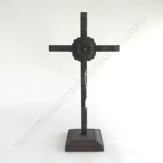 METAL CROSS ON STAND, H.500mm