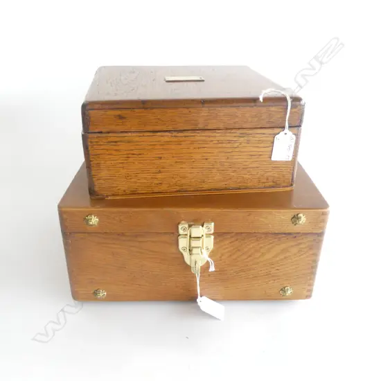 VINTAGE SQUARE OAK BOX & LG RIMU BOX