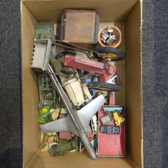 COLLECTION OLD TOYS, MOSTLY METAL