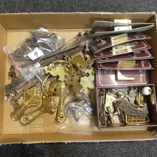 COLLECTION BRASS FITTINGS FOR RESTORATION INCL DRAWER HANDLES, WINDOW FITTINGS & BOX CORNERS