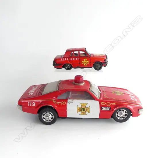 2 FIRE CHIEF CAR TOYS, 1968 OLDSMOBILE TORNADO L.260mm & MERCEDES