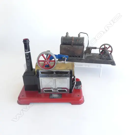 2 MODEL STEAM ENGINES 1 MAMOD H180MM THE OTHER UNMARKED L230MM